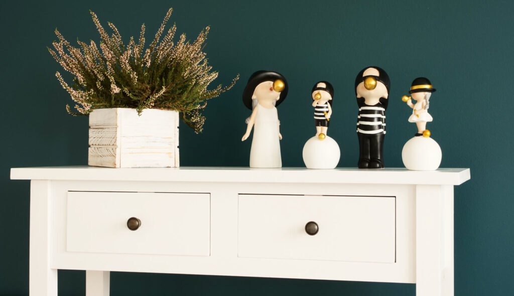 nordyckie figurki dekoracyjne dzewczynka i chłopiec z gumą bubble