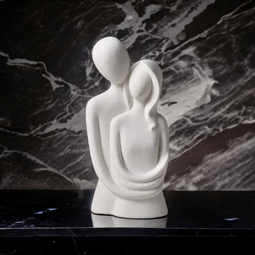 Figurka Ceramiczna Dekoracyjna Para Zakochanych - Biała 21cm