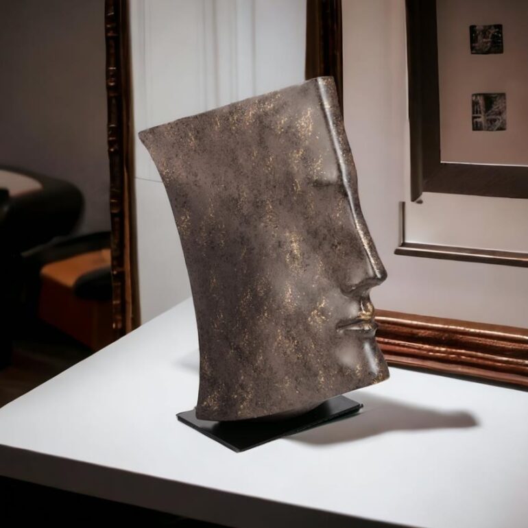 Jak wykorzystać nowoczesne figurki i wazony do stworzenia wyjątkowego wnętrza