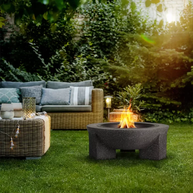 Ogród z klimatem – dlaczego warto mieć palenisko z rusztem